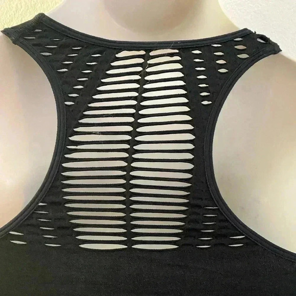 🆕Rene Rofe Seamless Cut Out Black Sport Bra🆕 - Picture 8 of 12